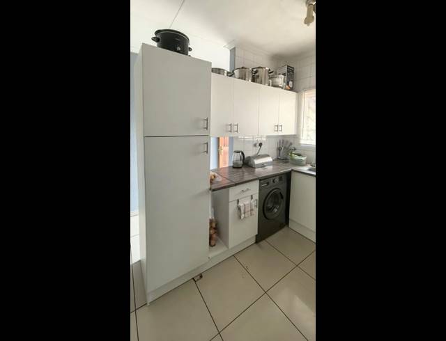 2 BEDROOM APARTMENT FOR SALE IN WINCHESTER HILLS